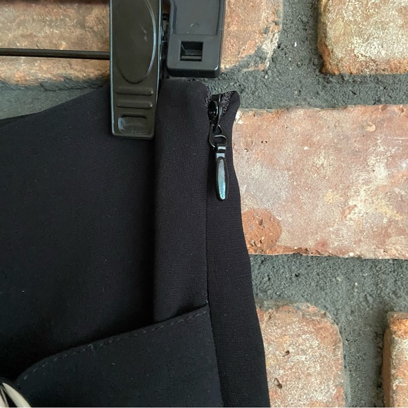 NWT Cinq à Sept Diana black pants with silver hardware - Picture 6 of 9